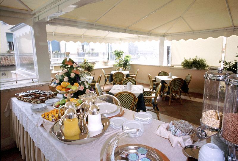 Hotel Villa Morgagni Roma Restoran fotoğraf